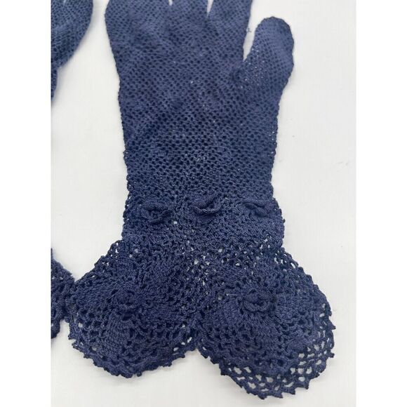 ANTIQUE CROCHET LACE‎ FISHNET LADIES SHORT GLOVES PAIR rose detail Scalloped - Picture 3 of 5